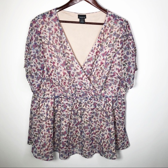 torrid Tops - Torrid Empire Waist Floral V-Neck Top Pink Size 3